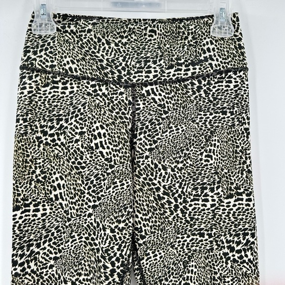 Nike One Dri-Fit Tight Fit MidRise Leopard Print 7/8 Leggings Women’s Size Small - Picture 3 of 10